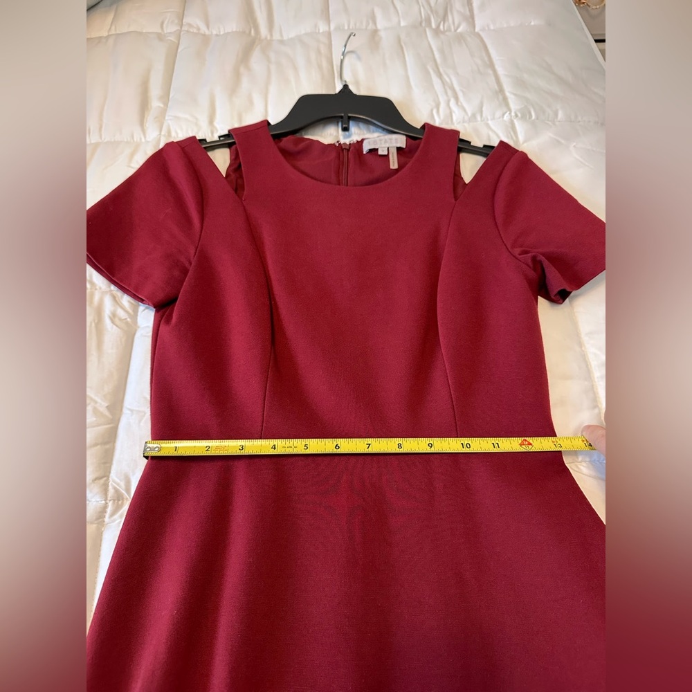 Burgundy Mid-length Dress - Picture 4 of 7